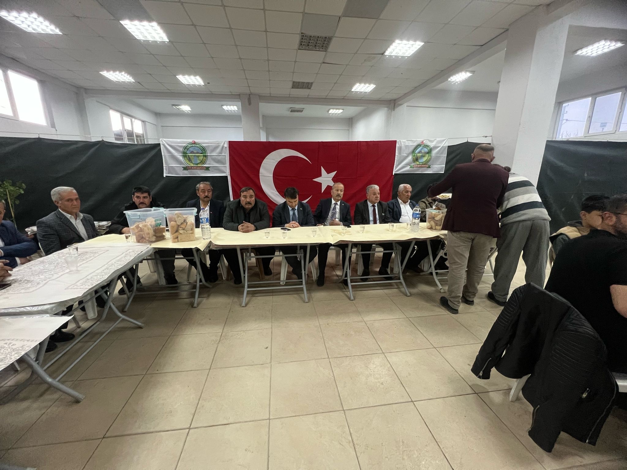 Tatarlı’da Ramazan Bereketi: MHP Heyeti Halkla İftarda Buluştu