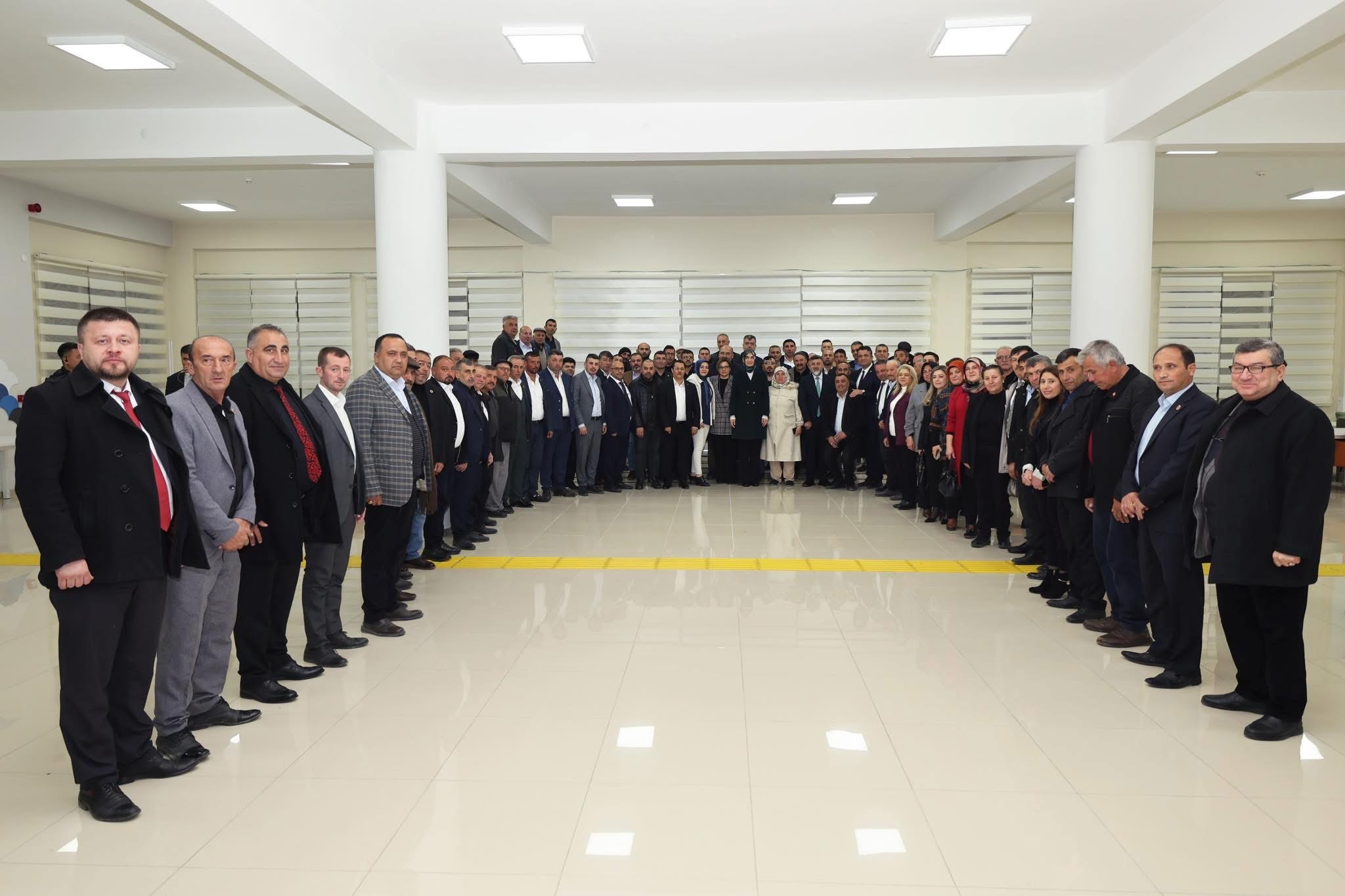 Vali Yiğitbaşı Muhtarlarla İftar Programında Buluştu