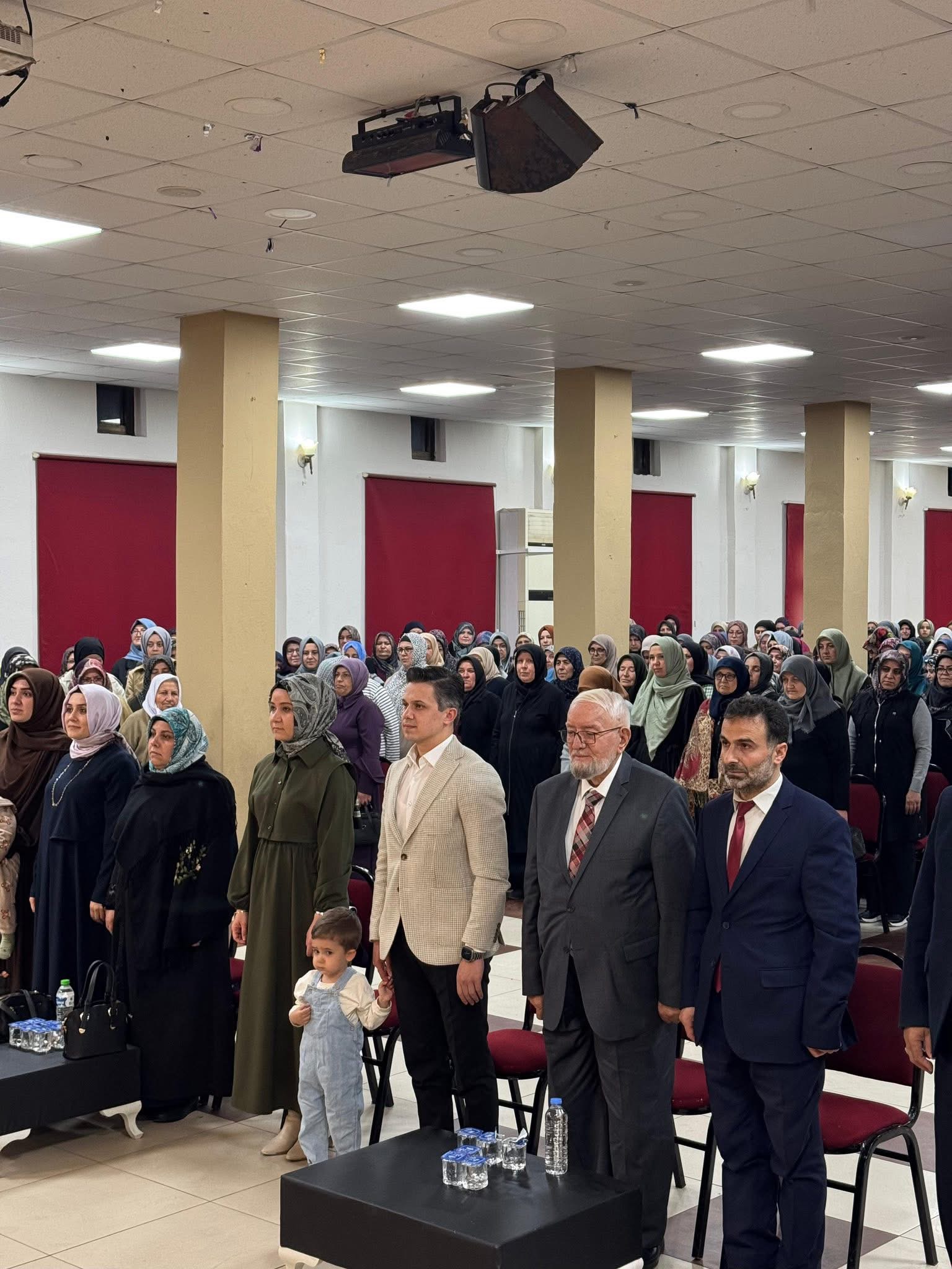 Dazkırı’da “Toplumumuzun Temeli Aile” Konulu Konferans Yoğun İlgi Gördü! 