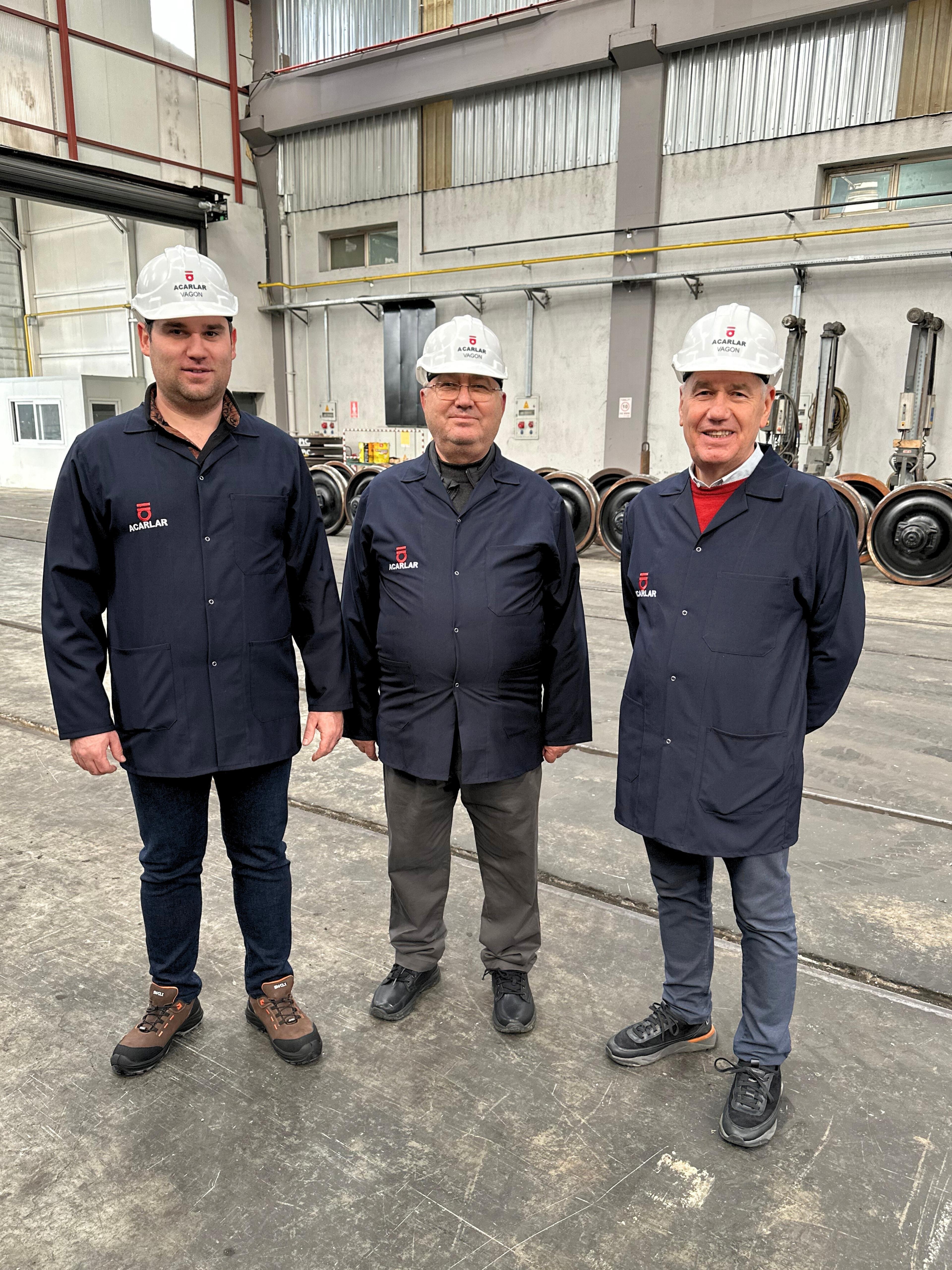 Dinarlı İş İnsanı Saffet Acar ve Oğlu Anıl Acar: İlçemizin Gururu!