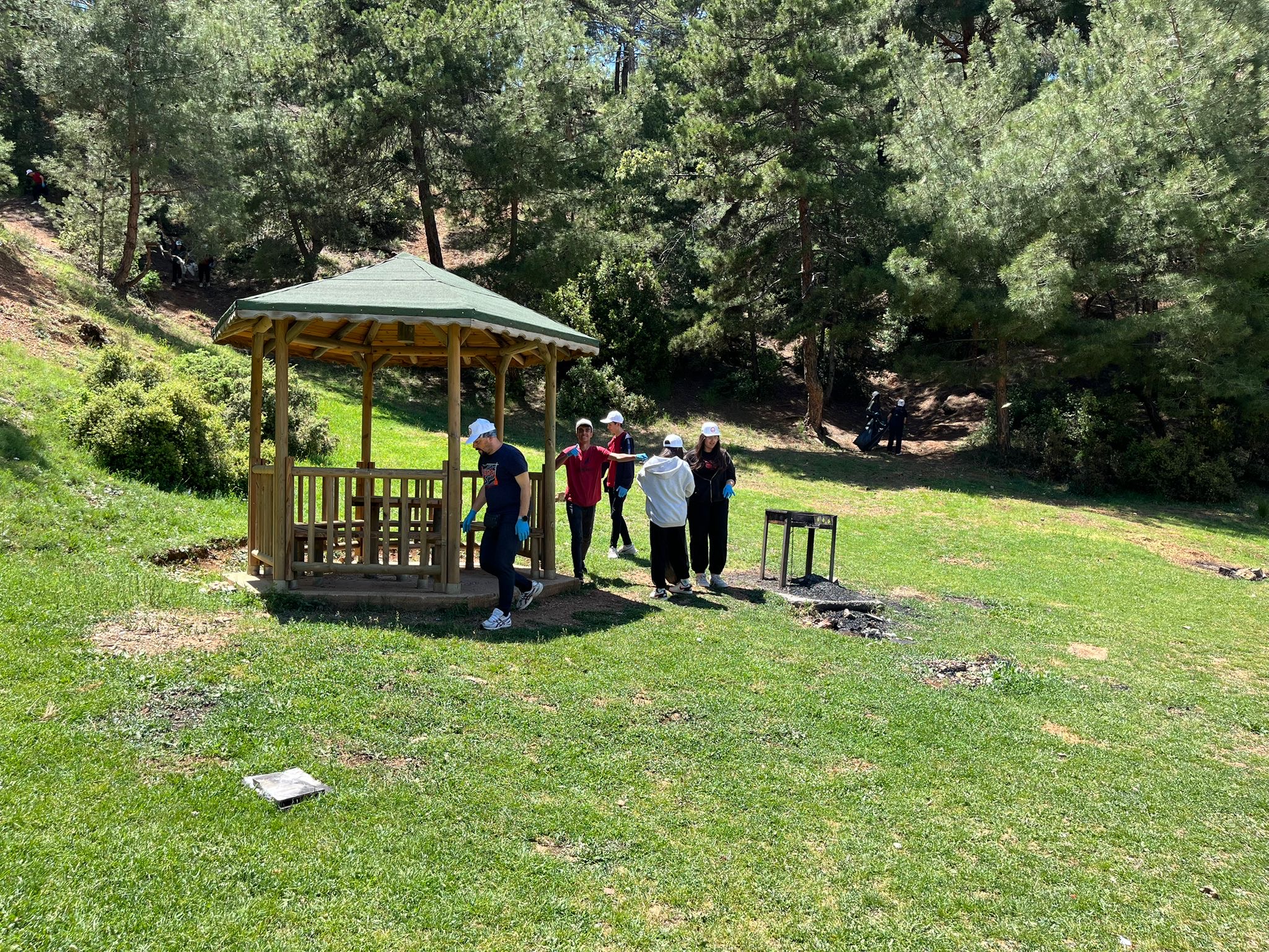 Dinar MTAL’den Norgas Tabiat Parkı’nda Anlamlı Temizlik Etkinliği