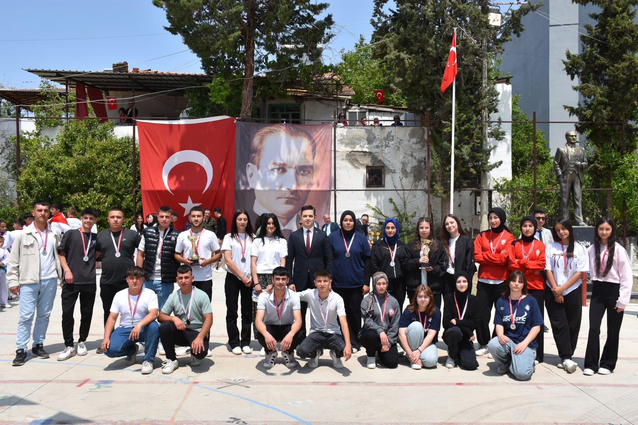 Dazkırı'da 19 Mayıs Coşkuyla Kutlandı