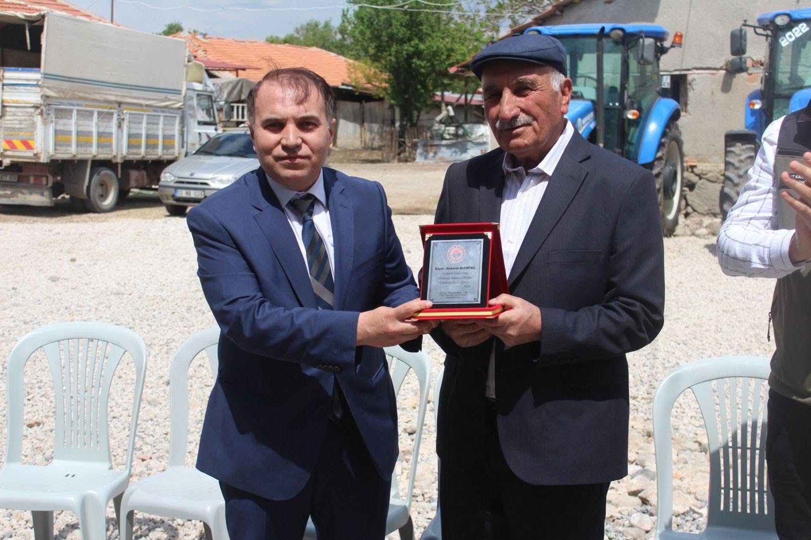 14 MAYIS DÜNYA ÇİFTÇİLER GÜNÜ KUTLU OLSUN..