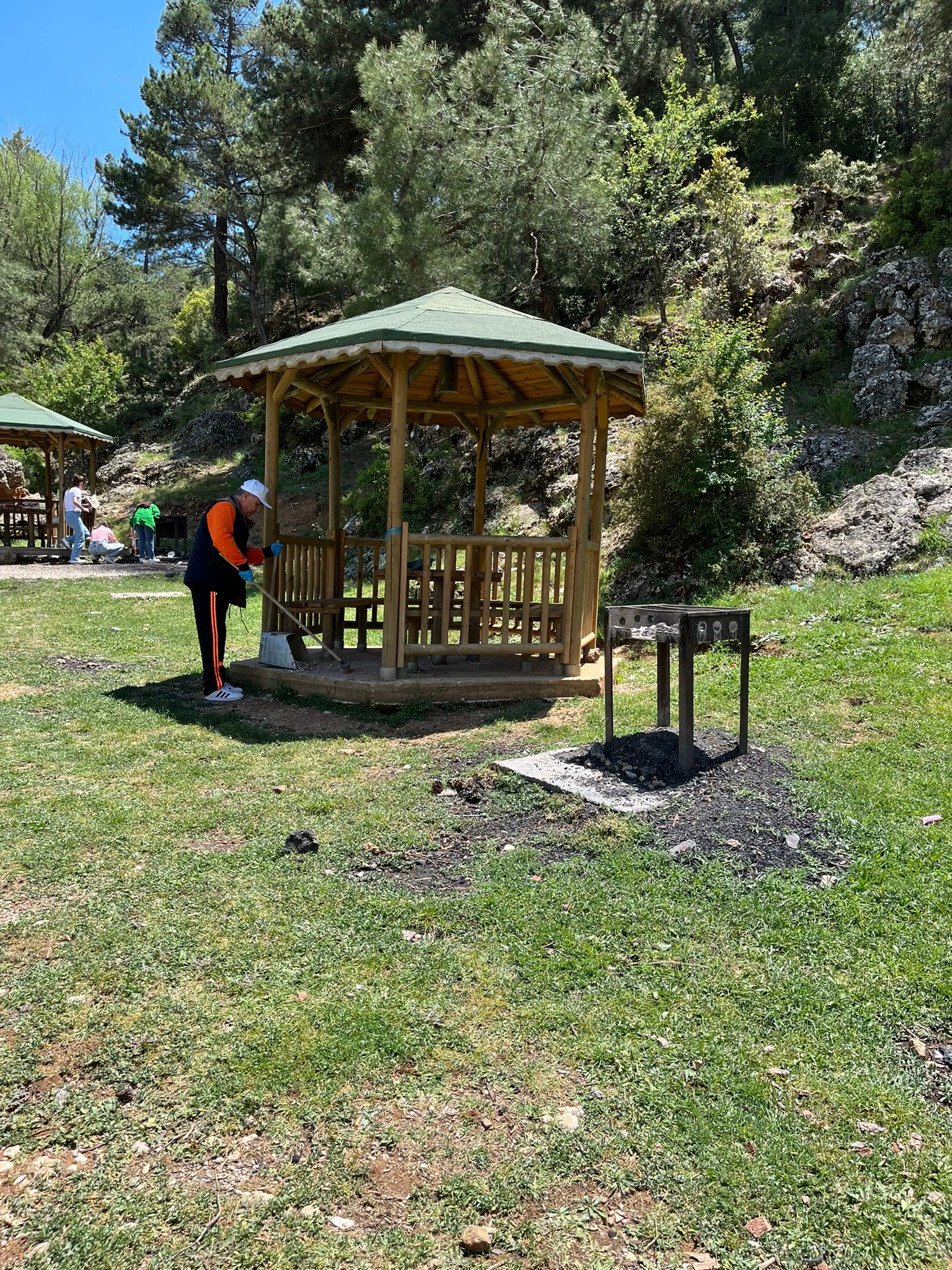 Dinar MTAL’den Norgas Tabiat Parkı’nda Anlamlı Temizlik Etkinliği