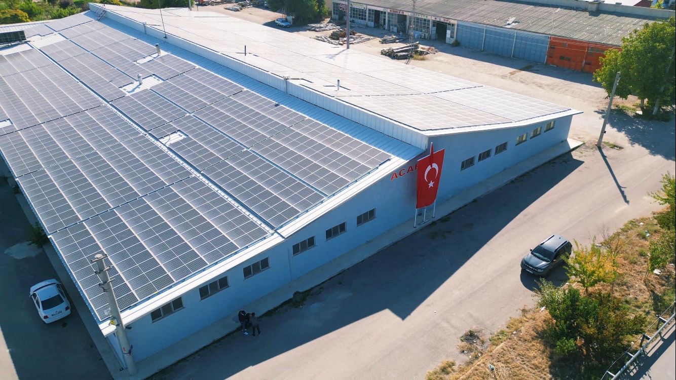 Dinarlı İş İnsanı Saffet Acar ve Oğlu Anıl Acar: İlçemizin Gururu!