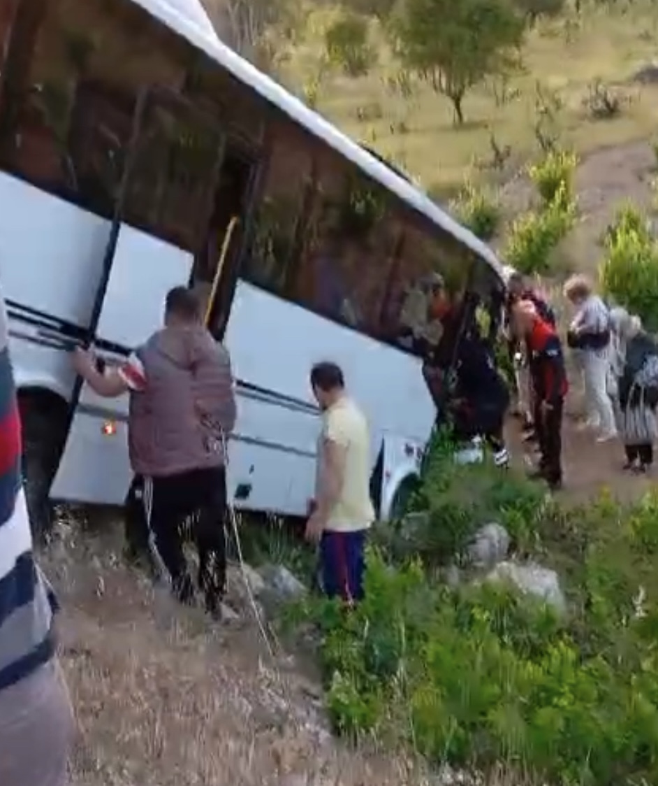 Isparta Karayolunda İki Yolcu Otobüsü Çarpıştı: Çok Sayıda Yaralı Var