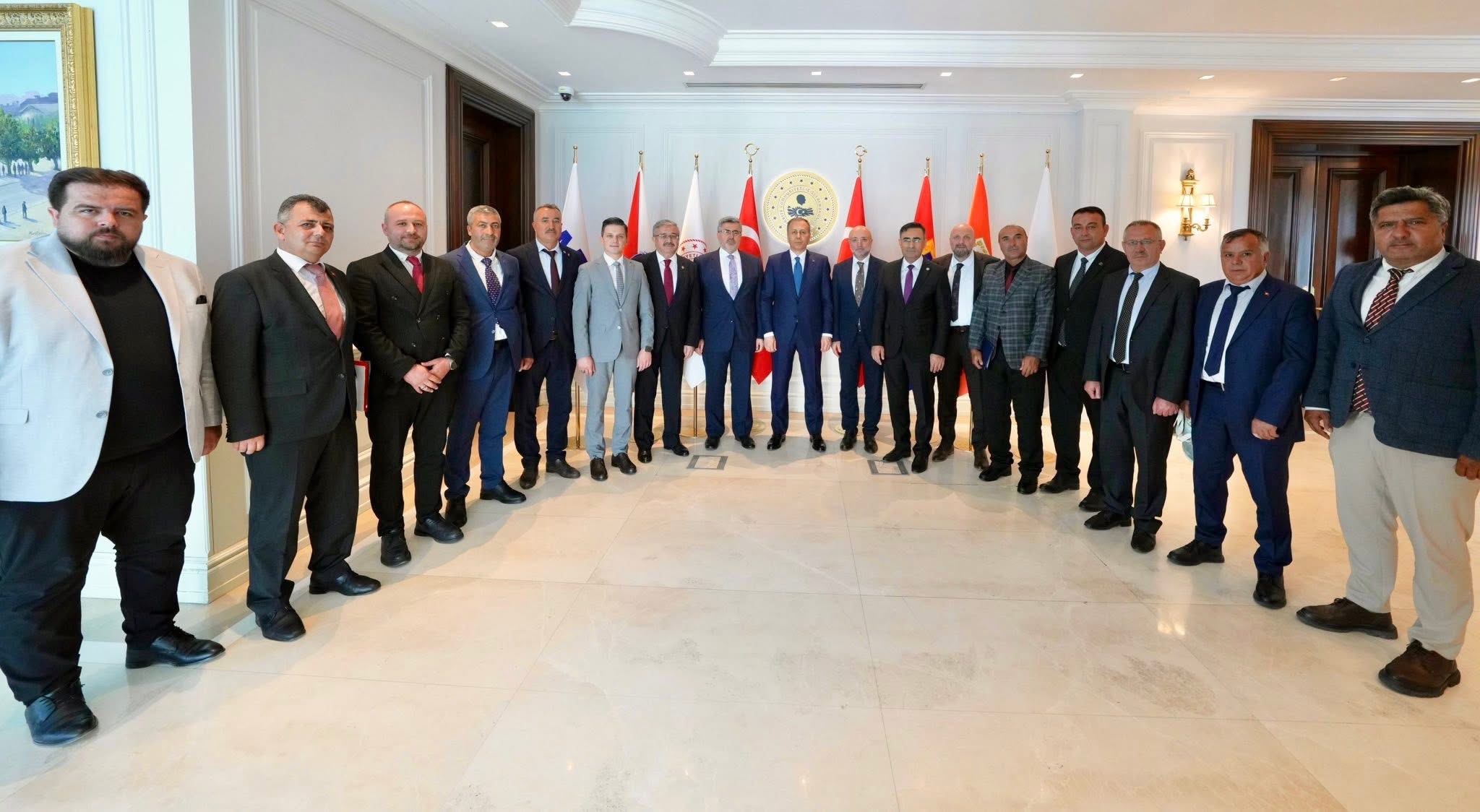 Dazkırı Belediye Başkanı Fatih Çiçek’ten İçişleri Bakanı Ali Yerlikaya’ya Ziyaret