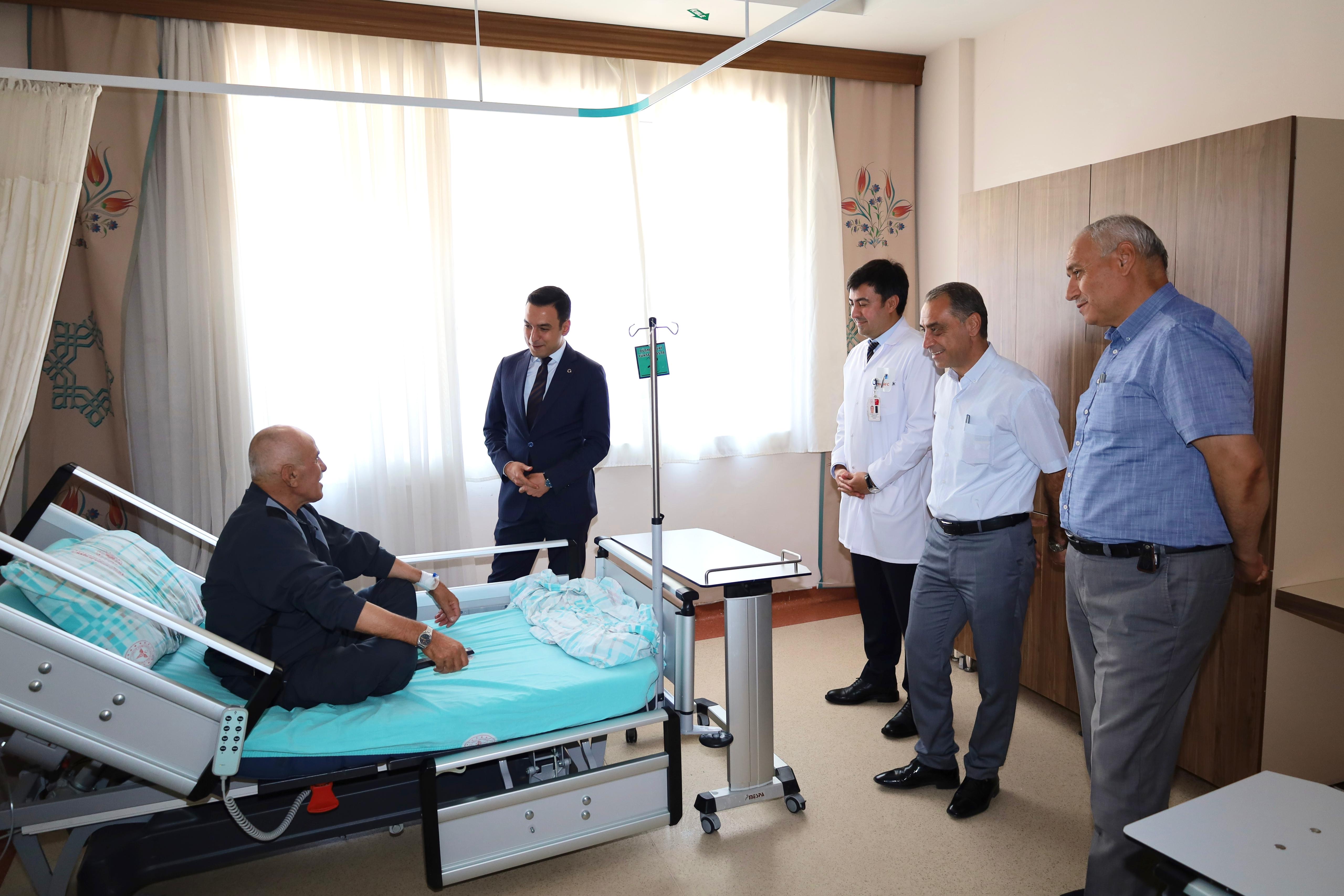 Kaymakamımız Hasan UĞUZ’dan Hastane ve Hasta Ziyareti
