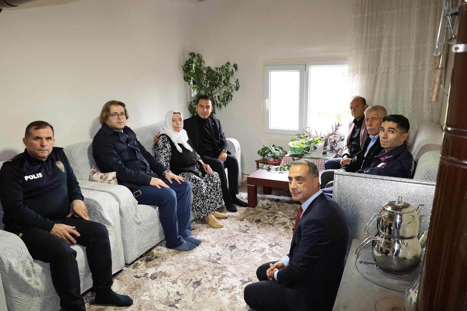 Kaymakamımız Hasan UĞUZ, Şehit Selçuk Gürdal ve Şehit İzzet Taşbaş’ın Ailelerini Ziyaret Etti