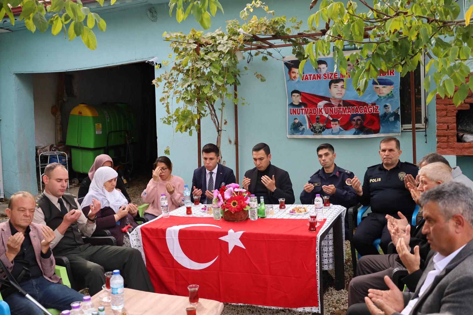 Kaymakamımız Hasan UĞUZ, Şehit Selçuk Gürdal ve Şehit İzzet Taşbaş’ın Ailelerini Ziyaret Etti