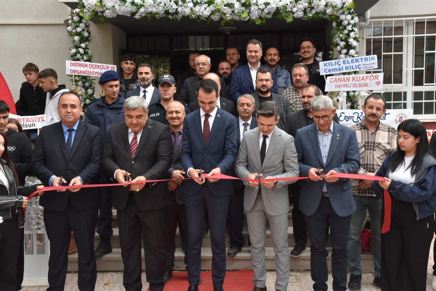 Dazkırı'da Mesleki Eğitim Merkezi Açıldı