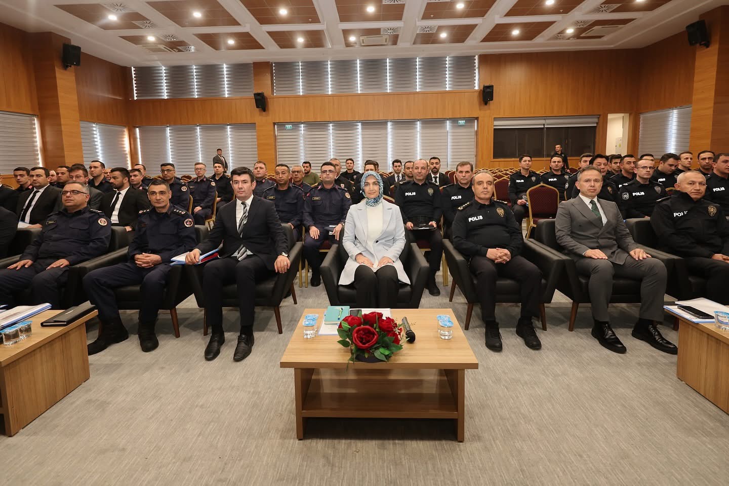 Afyonkarahisar’da Vali Yiğitbaşı Başkanlığında Aylık Asayiş Toplantısı Yapıldı
