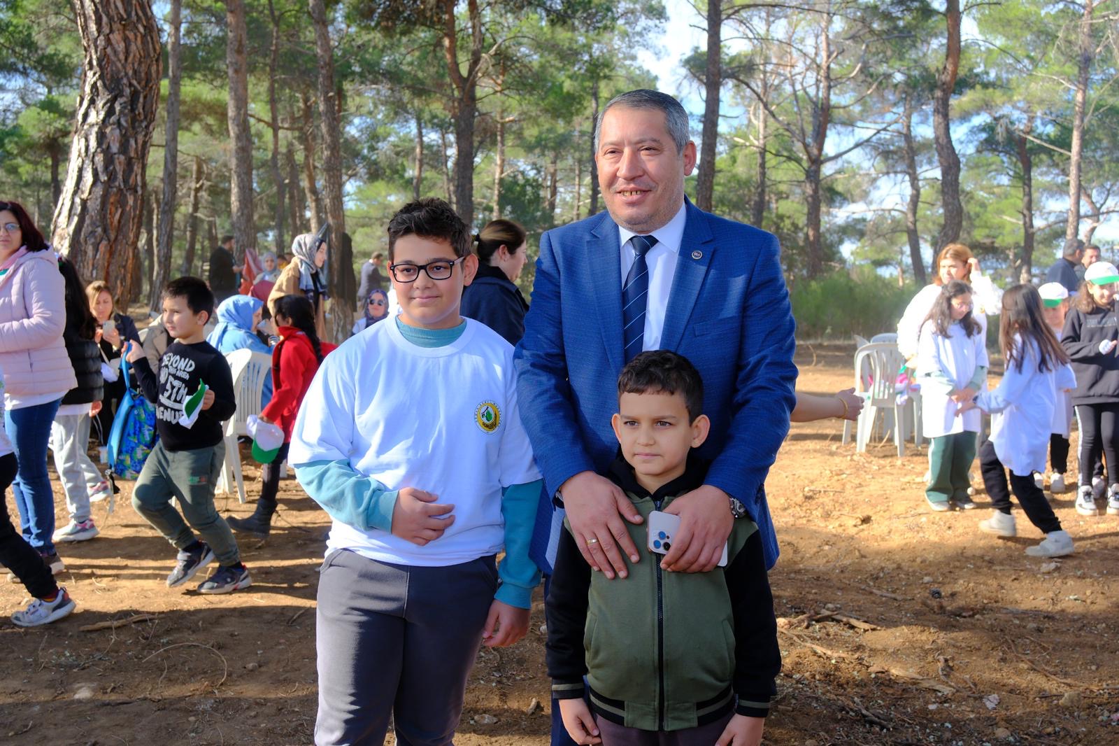 Dinar’da 11 Kasım Milli Ağaçlandırma Günü Etkinliği Gerçekleştirildi