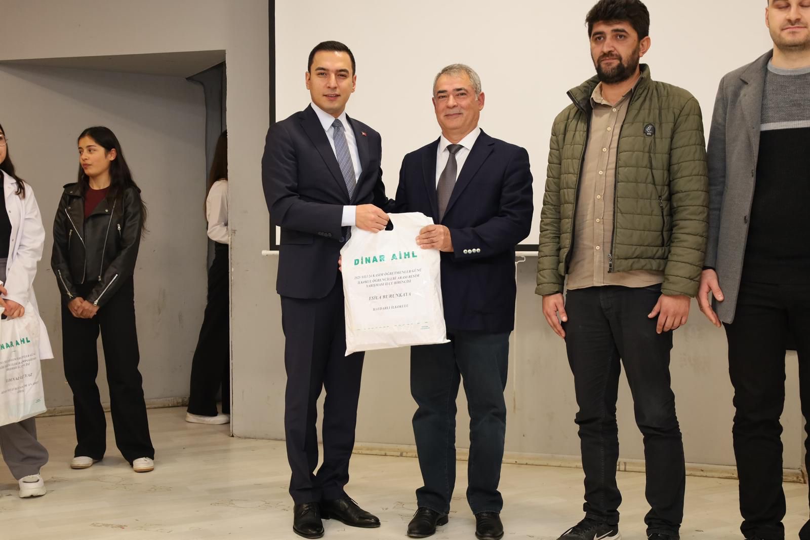 Dinar’da 24 Kasım Öğretmenler Günü Coşkuyla Kutlandı