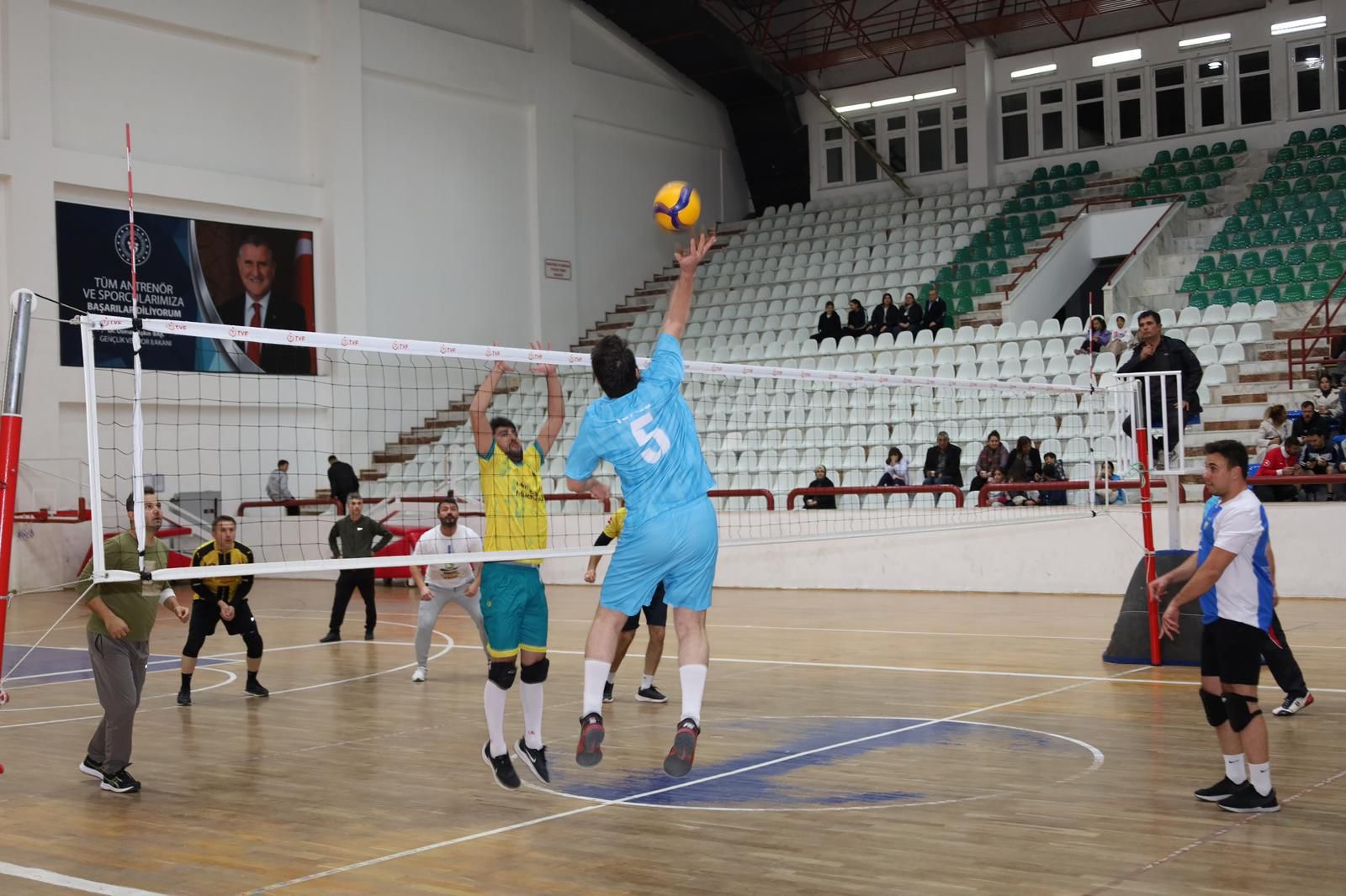 24 Kasım Öğretmenler Günü Voleybol Turnuvası Finali Gerçekleştirildi