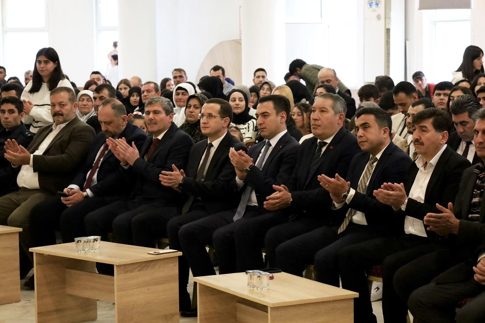 Dinar’da 24 Kasım Öğretmenler Günü Coşkuyla Kutlandı