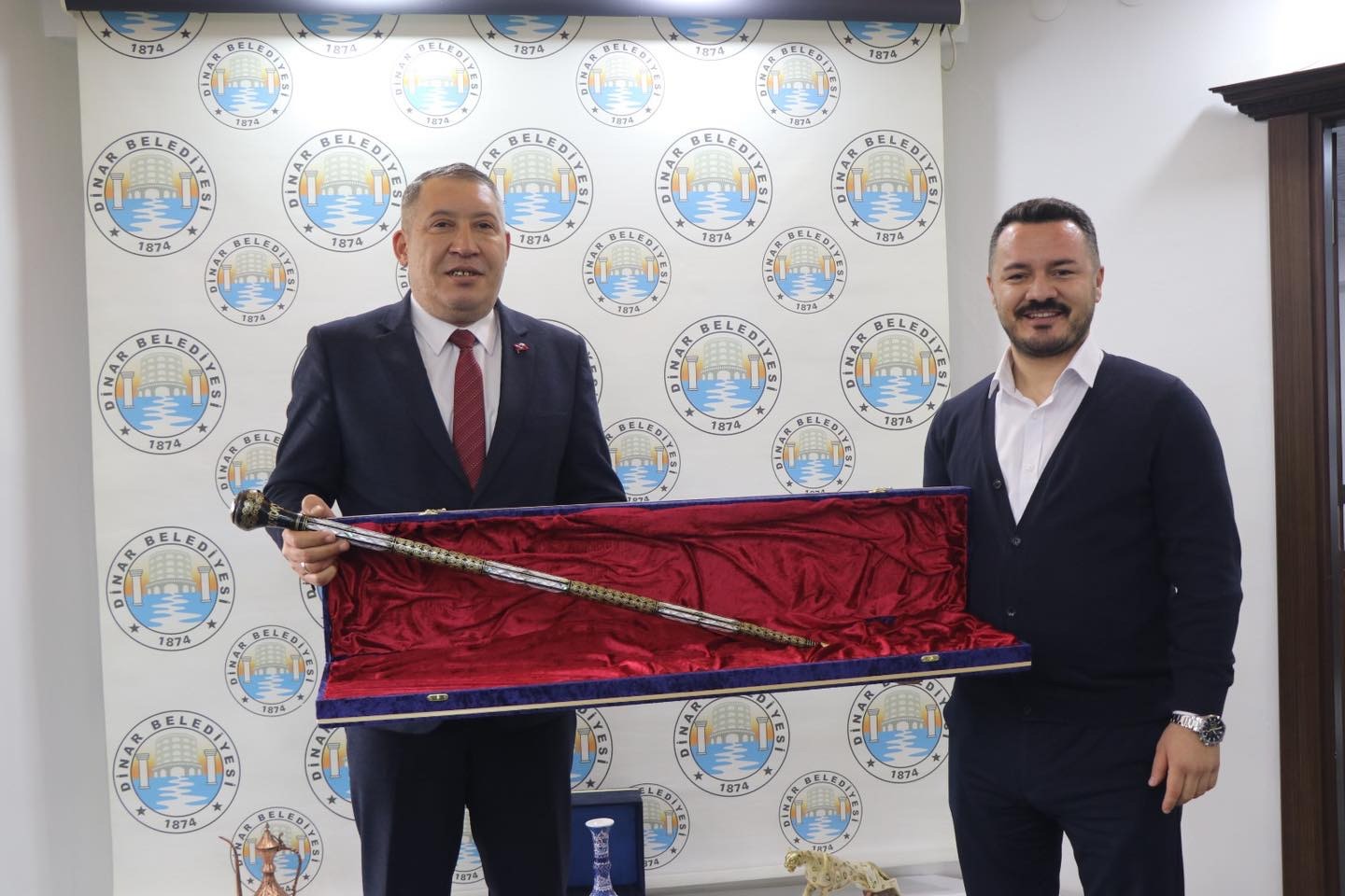 AYGAZ BAYİLERİNDEN BELEDİYE BAŞKANIMIZ VEYSEL TOPÇU’YA ZİYARET