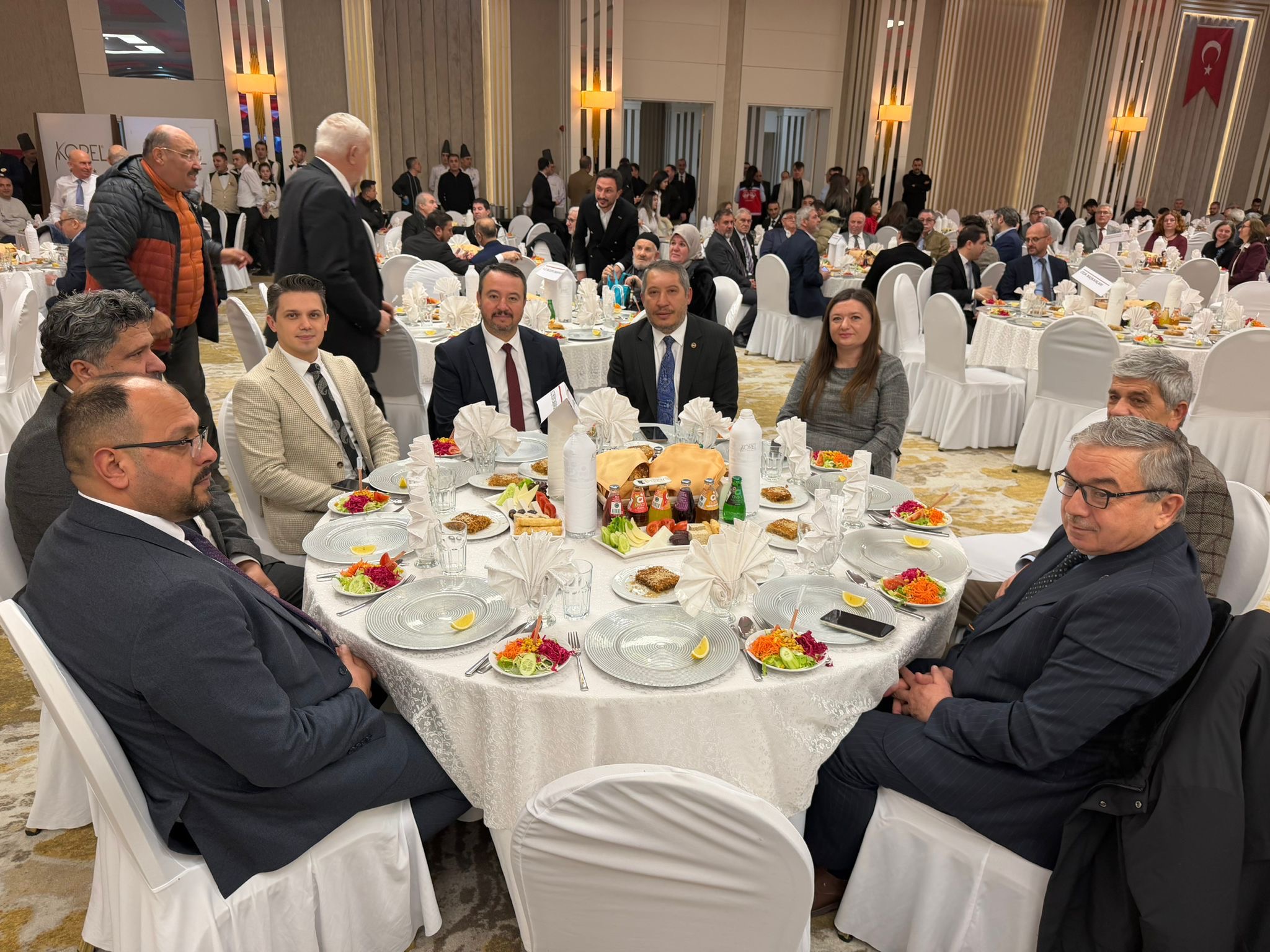 Afyonkarahisar Valimiz Doç. Dr. Kübra Güran Yiğitbaşı’na Veda Yemeği