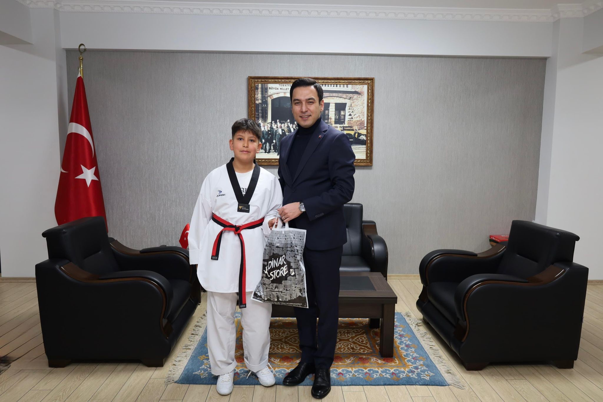 Kaymakamımız Hasan UĞUZ, Taekwondo Sporcularını Ağırladı