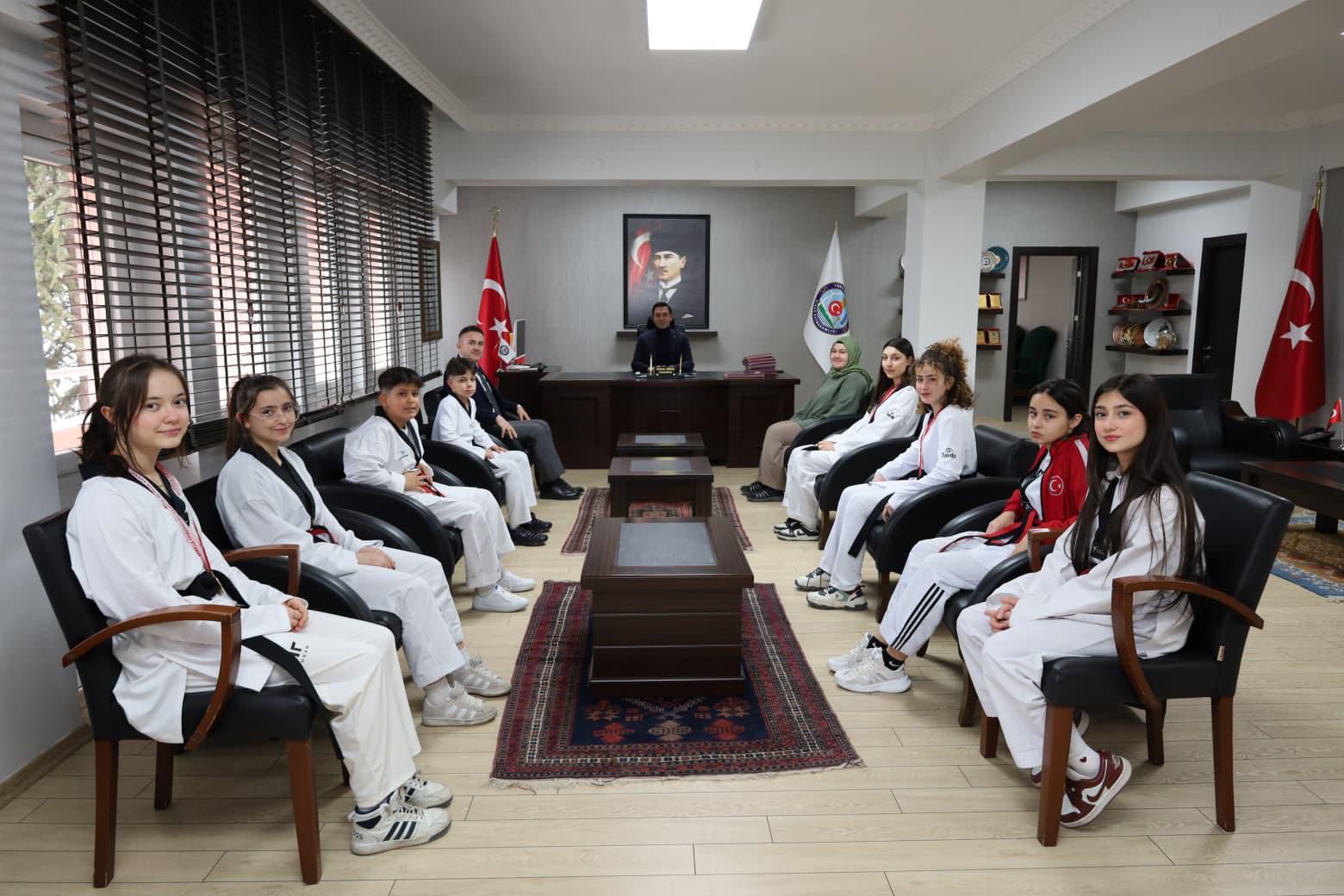 Kaymakamımız Hasan UĞUZ, Taekwondo Sporcularını Ağırladı