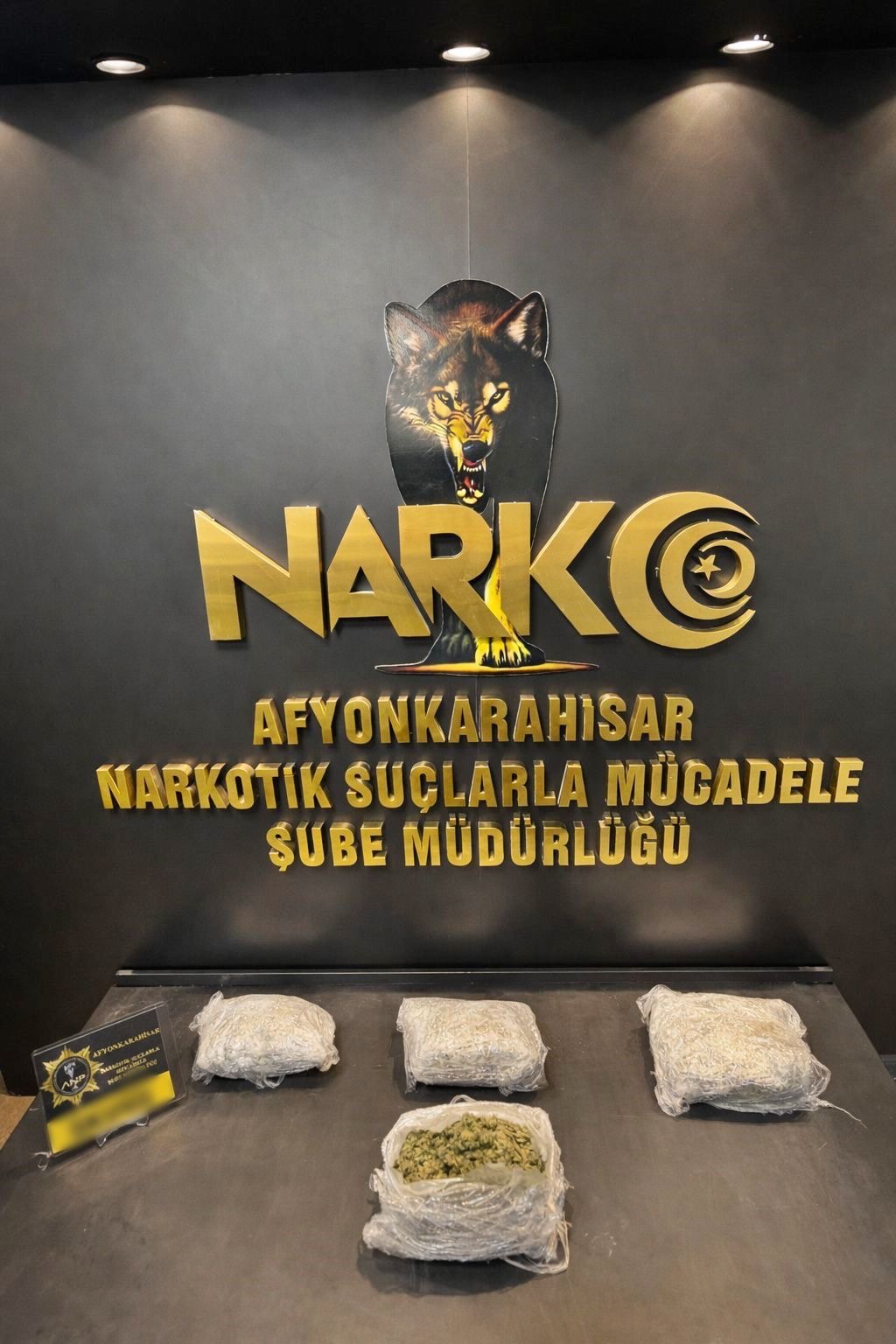 Uygulama Noktasında 1,5 Kilo Uyuşturucu Ele Geçirildi!