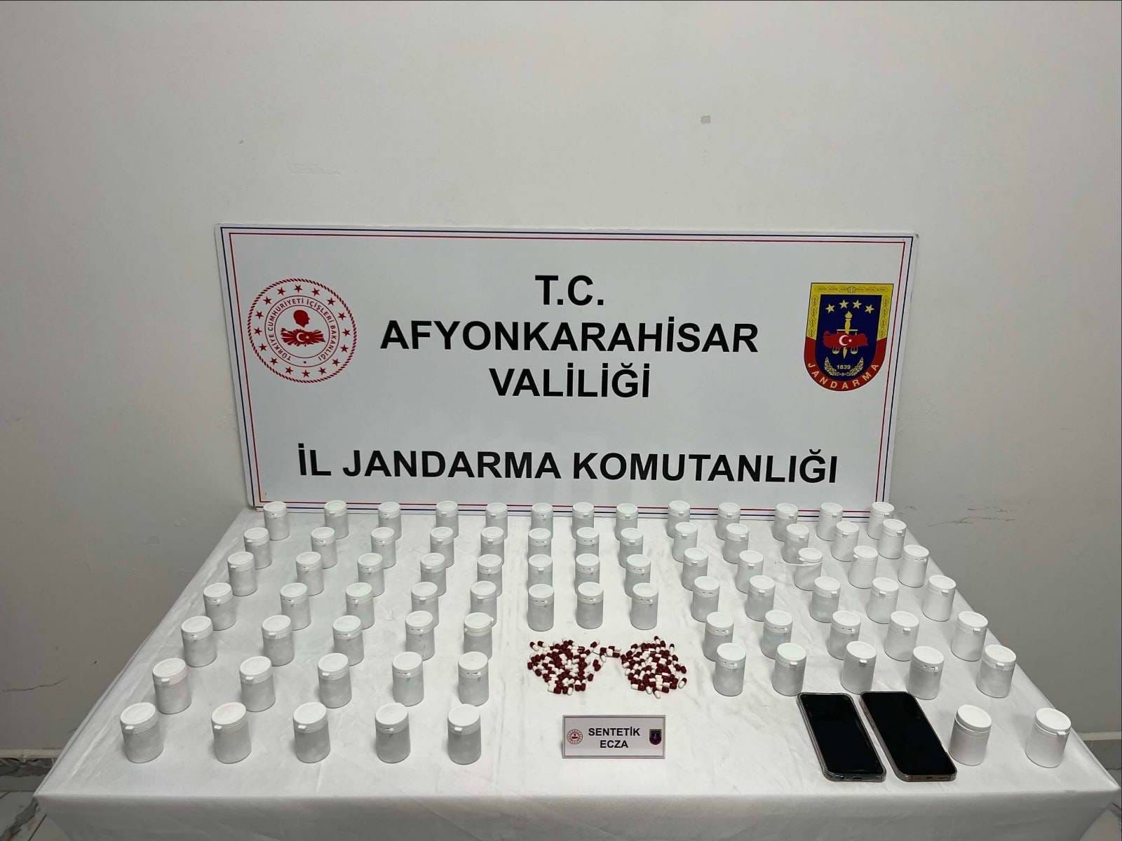 Jandarmadan Operasyon: 639 Bin TL Değerinde Hap Yakalandı!