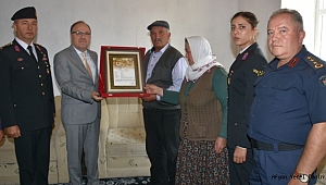 Valimiz Tutulmaz, Şehidimizin Şahadet Belgesini Takdim