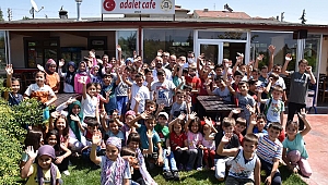 Başkan Taylan, Kur'an Kursu Öğrencilerine İkramlarda Bulundu 