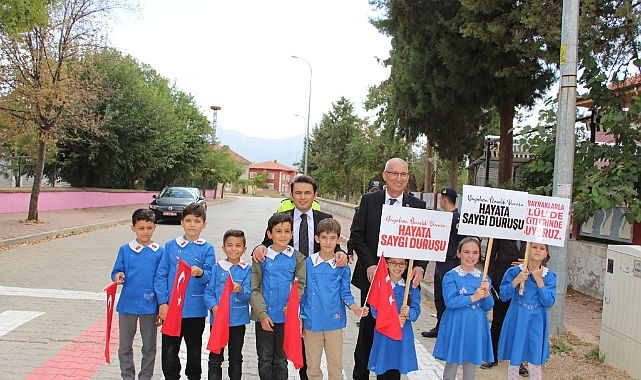 Başmakçı'da 'Yayalara Öncelik Hayata Saygı Duruşu'
