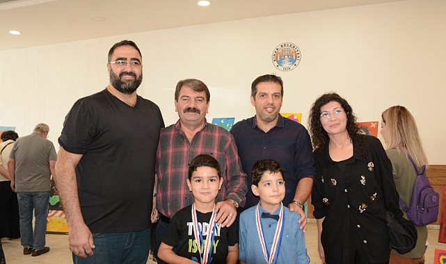 Belediye Başkanı Nihat Sarı, Benimle Resim Yap Sergisinin açılışını yaptı