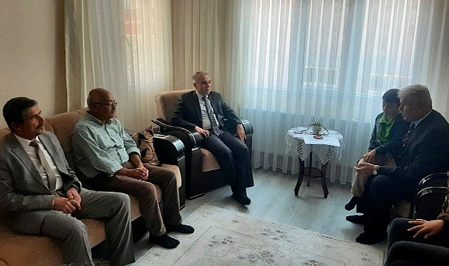 Dinar Kaymakamı Kemal Duru Şehidimiz Süleyman Şahin'in Ailesine Ziyaret