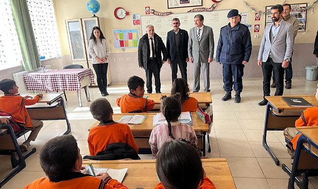 KAYMAKAM DURU GÖÇERLİ İLK VE ORTA OKULUNU ZİYARET ETTİ