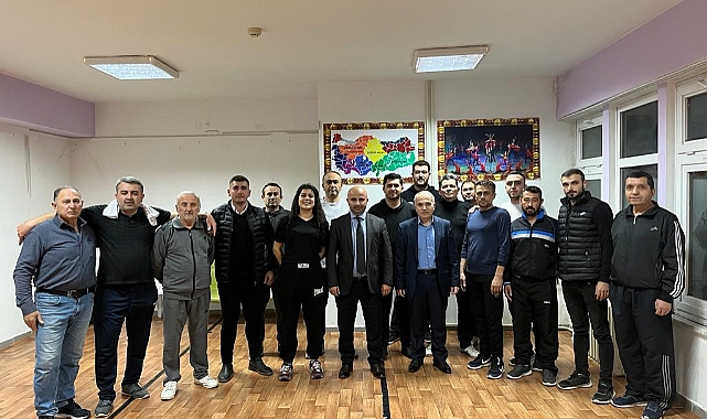 Dina Kaymakamı Duru Yöresel Oyun Kursiyerlerini Ziyaret Etti