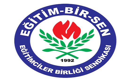 İhale Salonunda Başka Dışarda Başka