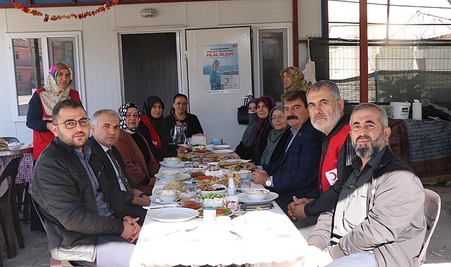 KAYMAKAM DURU’DAN İLÇEMİZ KIZILAY FAALİYET BİNASINA ZİYARET