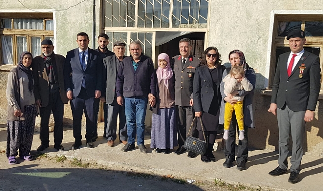 Başmakçı'da Şehidimizin Baba Ocağın'a İkmal Garnizon Komutanı Osman Alp ve Kumartaşlı'dan Ziyaret