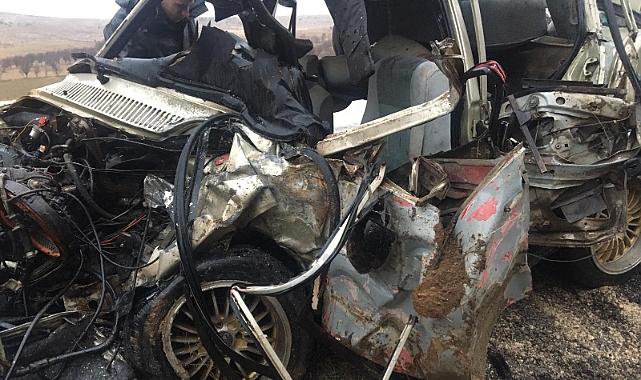Dinar'da trafik kazası: 2 ölü 2 yaralı