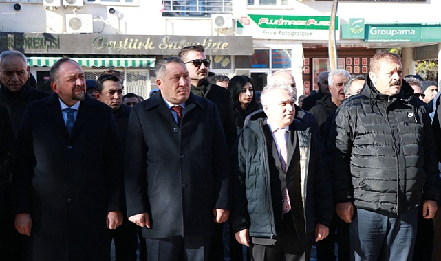 Dinar Belediye Başkanı Veysel Topçu, 24 Kasım Öğretmenler Günü Programlarına Katıldı