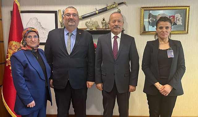 Ali Atay MHP Milletvekilimiz Sayın Mehmet Taytak'ı Gazi Meclisimizde Ziyaret Etti