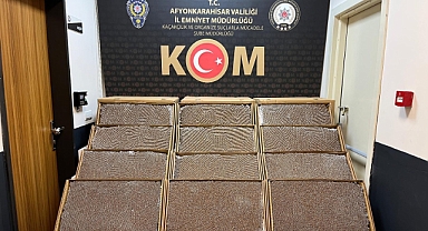 Afyonkarahisar’da Kaçakçılığa Geçit Yok: Araçtan 270 Bin Makaron Çıktı!