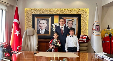 Başkan Fatih Çiçek, 23 Nisan’da Başkanlık Makamını Çocuklara Bıraktı! 
