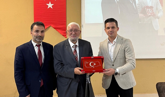 Dazkırı’da “Toplumumuzun Temeli Aile” Konulu Konferans Yoğun İlgi Gördü! 