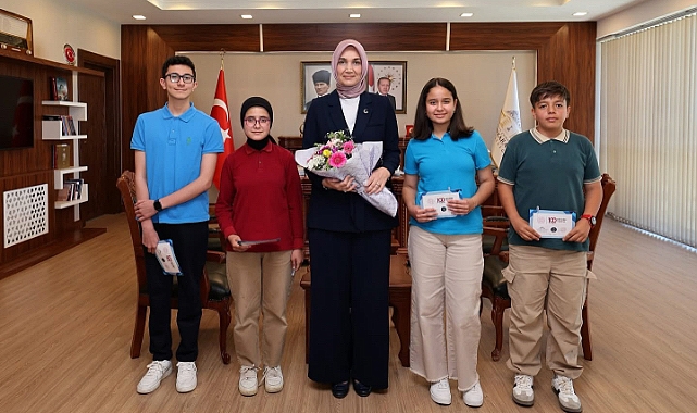 Dazkırı Kaymakamı Gizem Bayguş ve Öğrencilerden Vali Yiğitbaşı’na Ziyaret