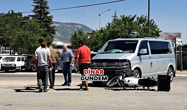 Dinar İYAŞ Yolunda Trafik Kazası: Motosiklet ve Araç Çarpıştı
