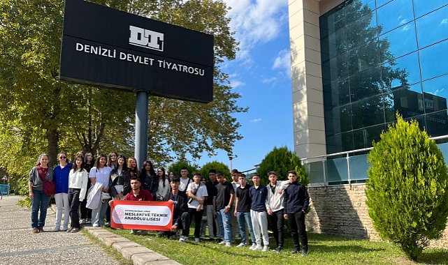 Dinar Mesleki ve Teknik Anadolu Lisesi Öğrencileri Tiyatro Etkinliğinde!