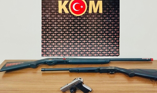 Durdurulan Bir Araçta Ruhsatsız Tabanca Ele Geçirildi