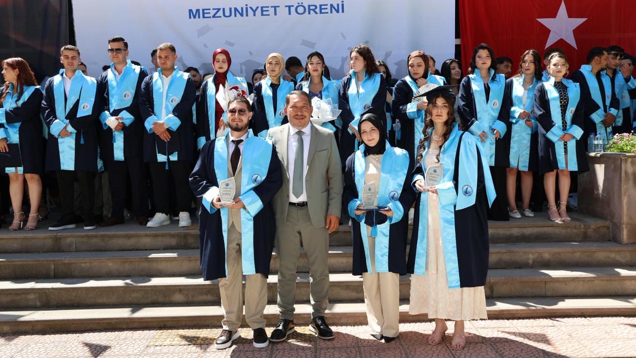 AKÜ 2025-2026 Akademik Yılı Mezuniyet Töreni Gerçekleştirildi