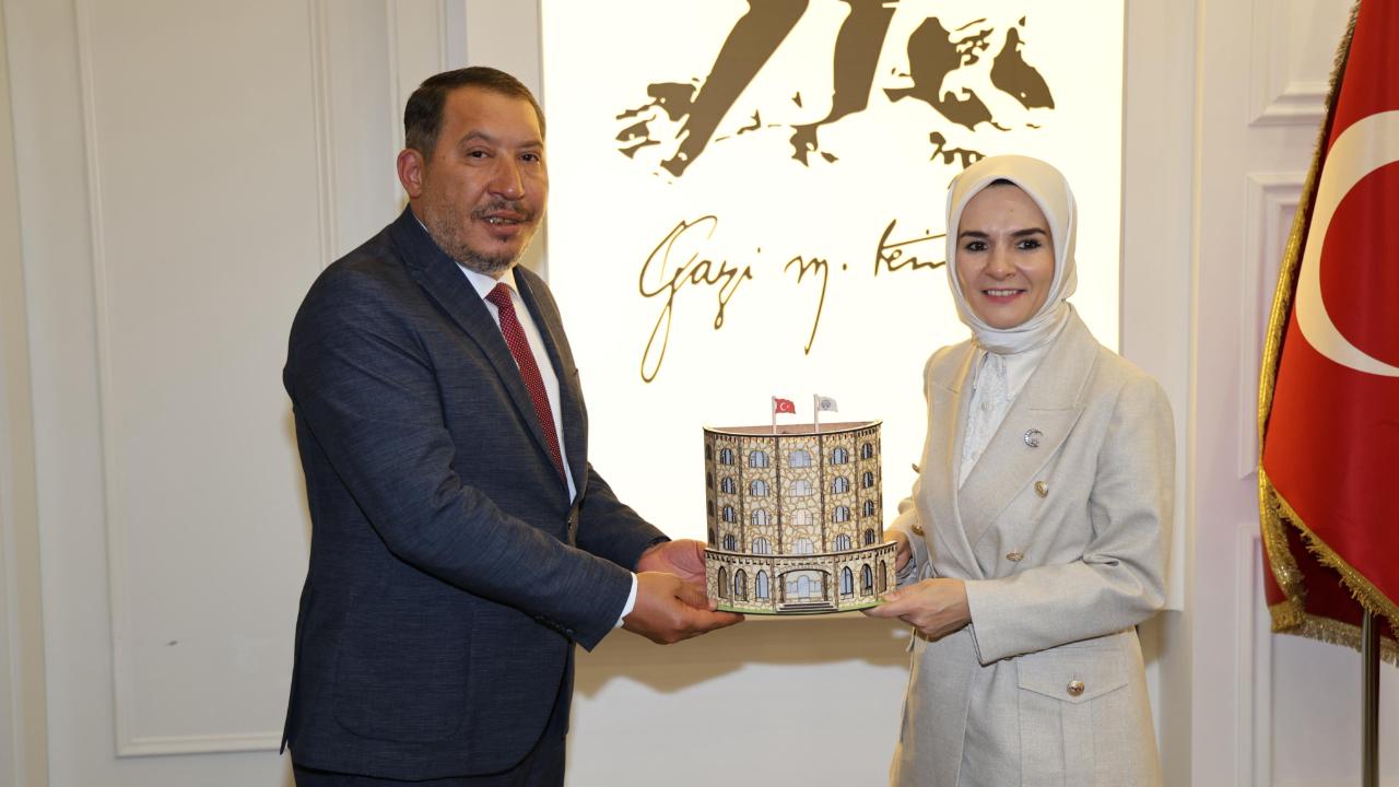 Aile ve Sosyal Hizmetler Bakanımızdan Dinar’a Huzurevi ve Yaşlı Gündüz Bakım Evi Müjdesi!