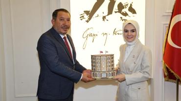 Aile ve Sosyal Hizmetler Bakanımızdan Dinar’a Huzurevi ve Yaşlı Gündüz Bakım Evi Müjdesi!