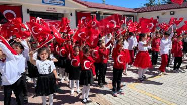 Tatarlı Cumhuriyet İlkokulunda Türk Bayrağı Sergisi